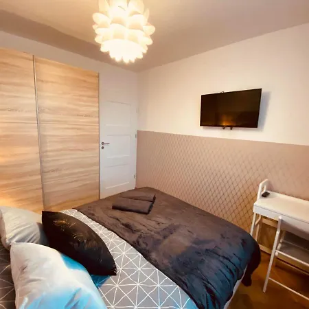 Hostel Clicktheflat Mila Center *