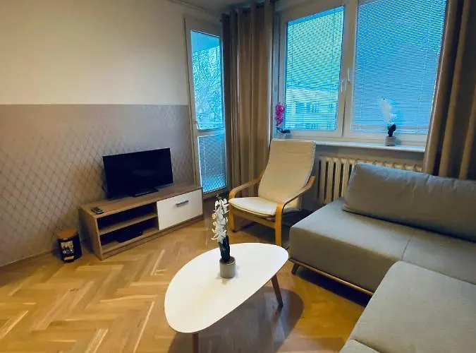 Clicktheflat Miła Center Hostel