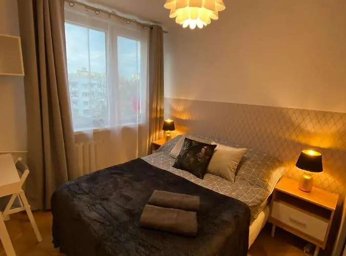 Clicktheflat Miła Center